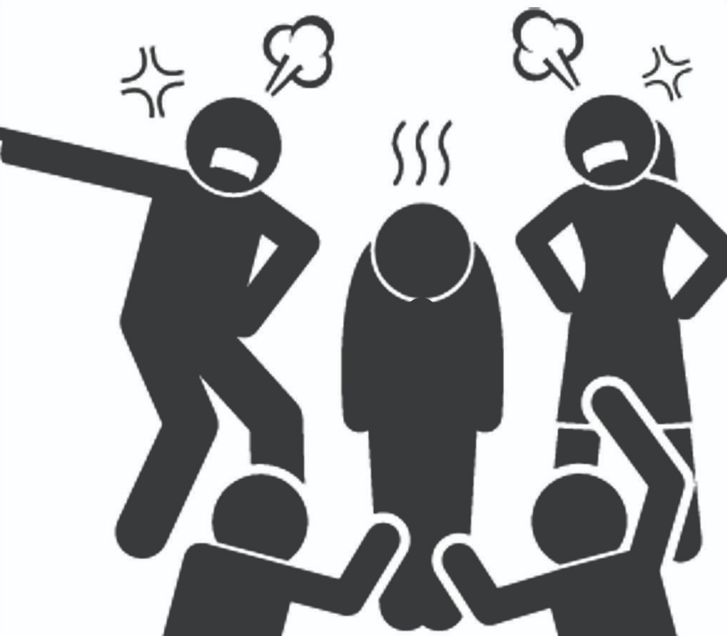 Desenho representando 5 pessoas. Uma pessoa está ao centro de cabeça baixa, e as outras 4 estão ao seu redor, com as bocas abertas como se gritassem furiosas com a pessoa ao centro. Algumas têm os braços erguidos, outras têm uma mão na cintura e a outra apontando para fora da imagem.